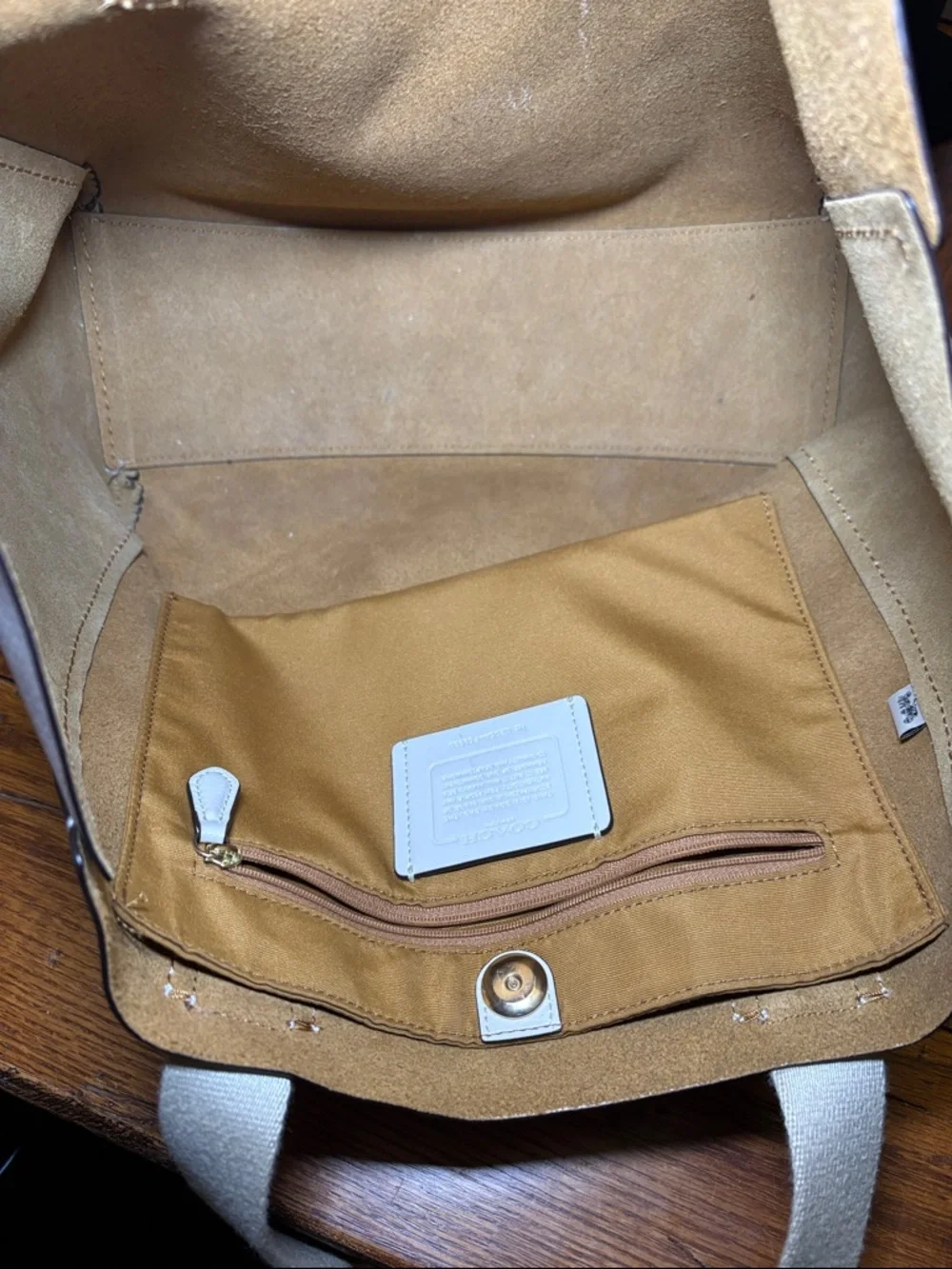 Coach F58660 Derby Tote in Chalk White Pebbled Leather EUC